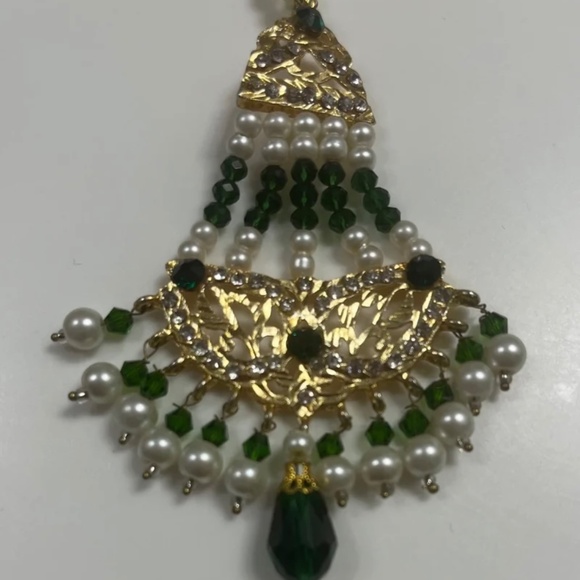 Eclectic Statement Kundan Style Indian Earrings Gold W/Green White Beads New - Picture 5 of 9